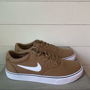 New Mens Nike SB CHRON 2 Canvas DM3494-200 Dk Driftwood/White Shoes